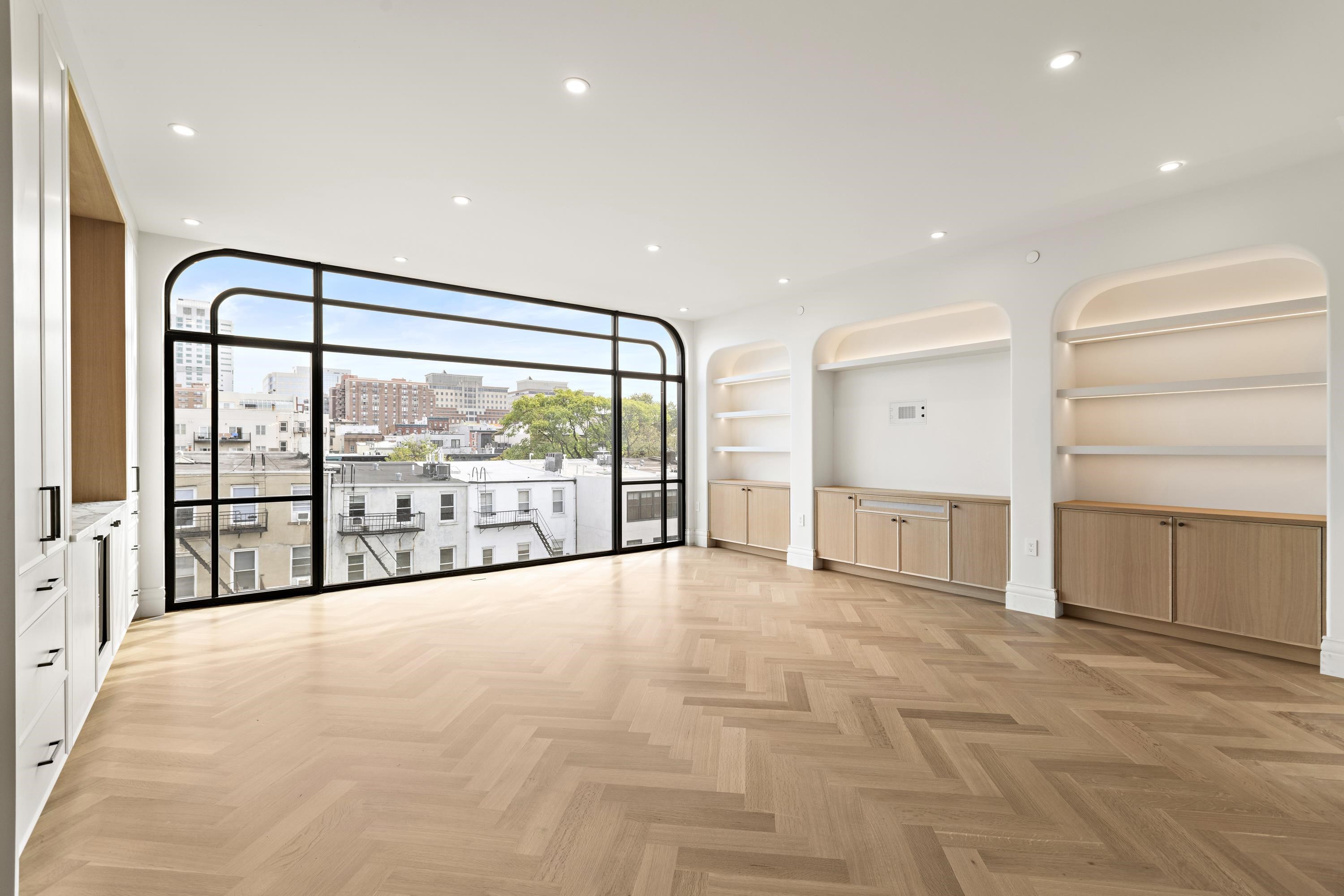 225 PARK AVE Unit: 2