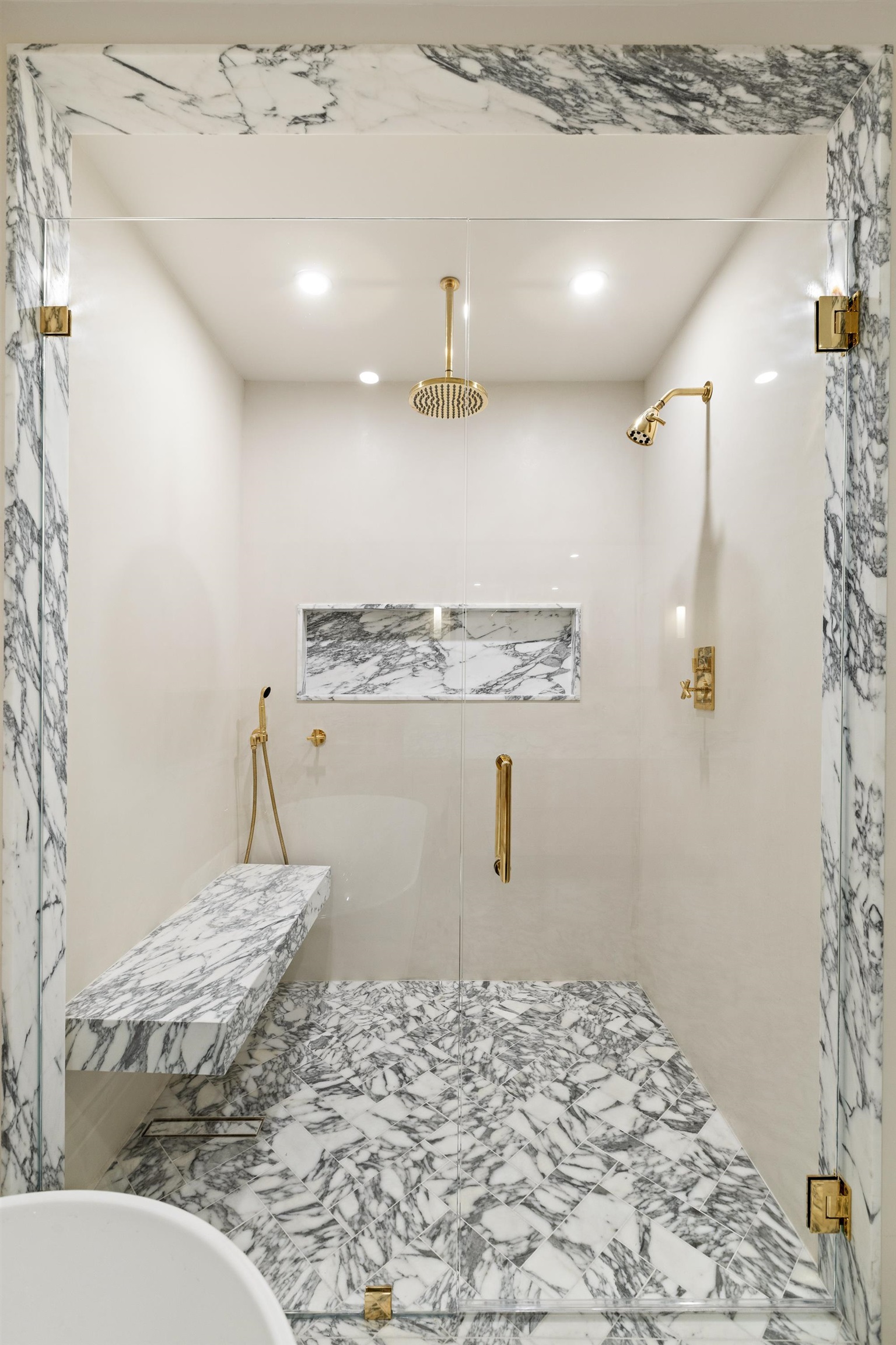 225 PARK AVE Unit: 2