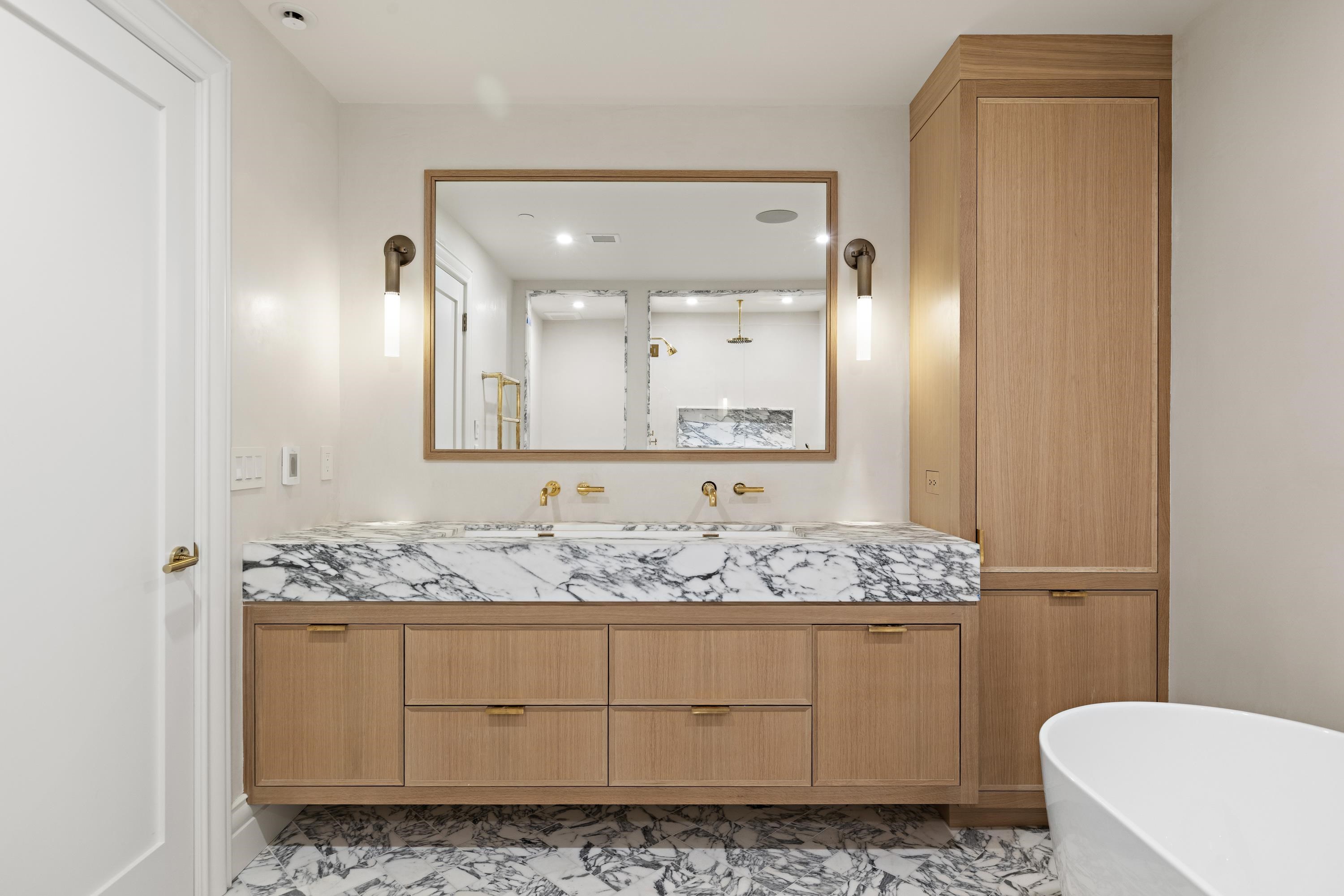 225 PARK AVE Unit: 2