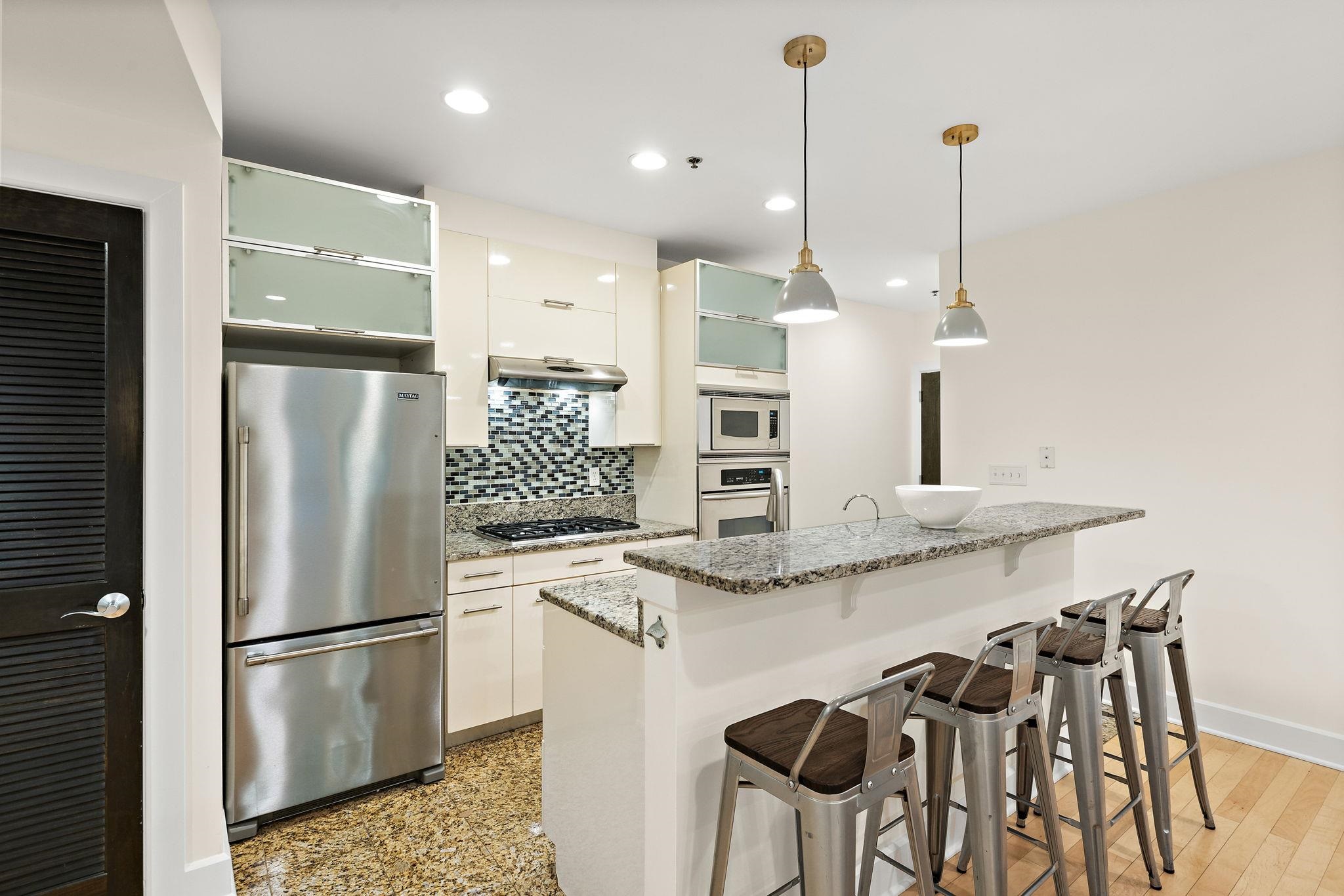 108 JACKSON ST Unit: 2D