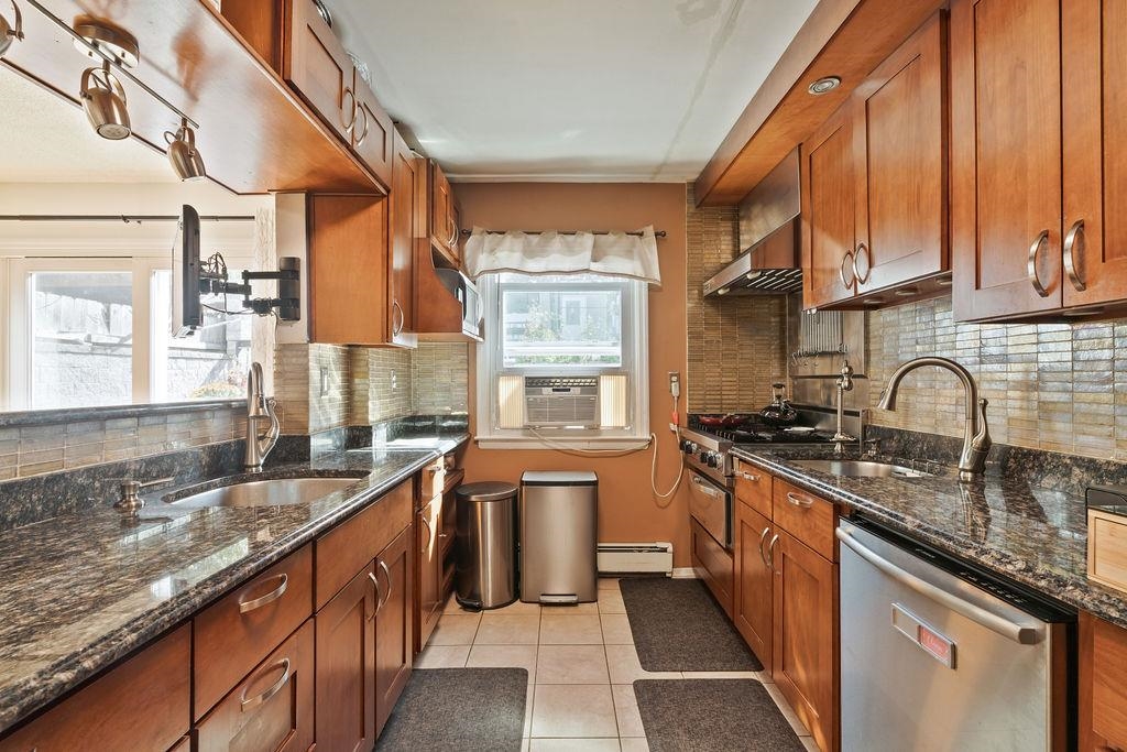 3508 GIVERNAUD TERRACE