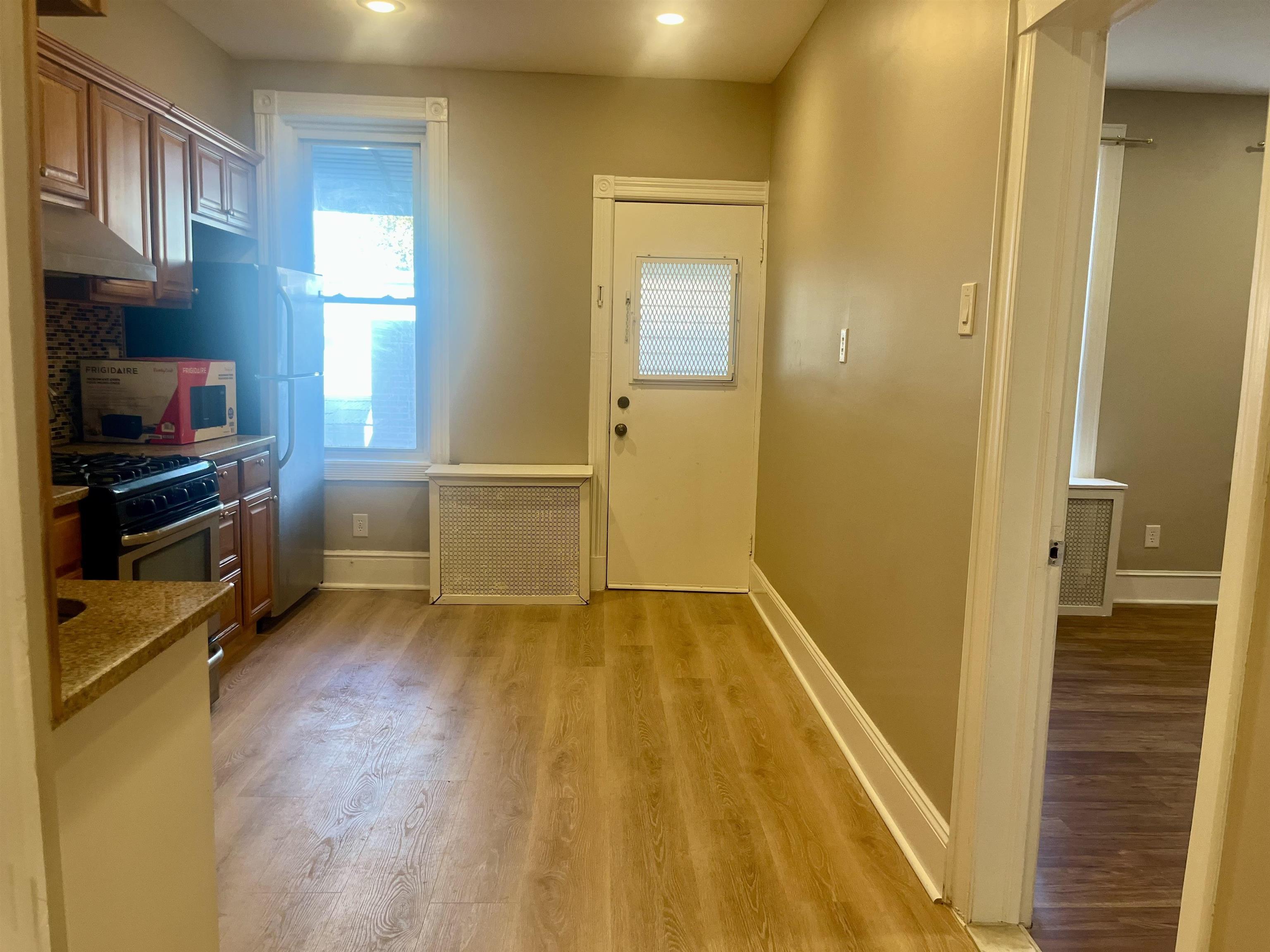 92 LEONARD ST Unit: 1