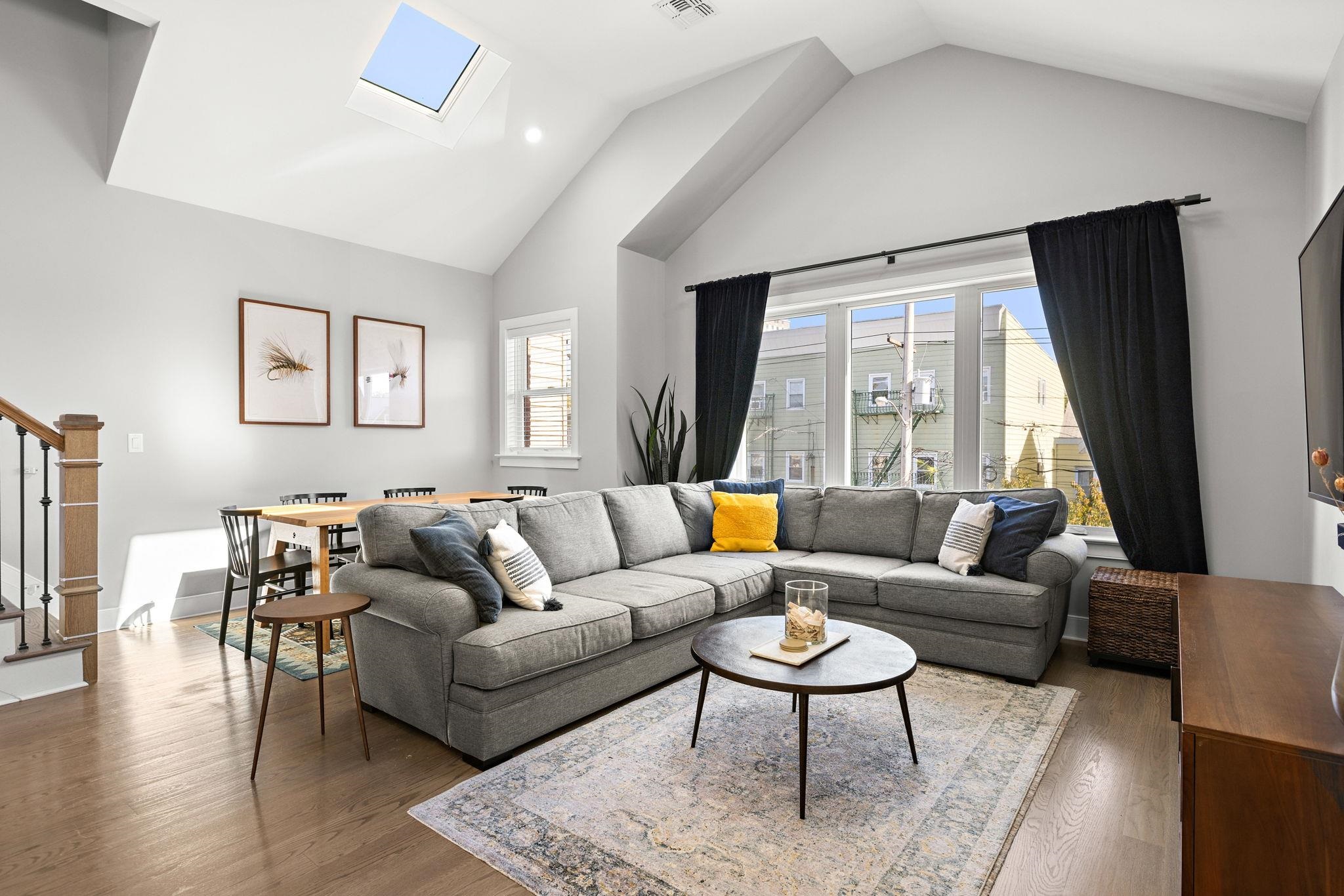 425 NEW YORK AVE Unit: 2