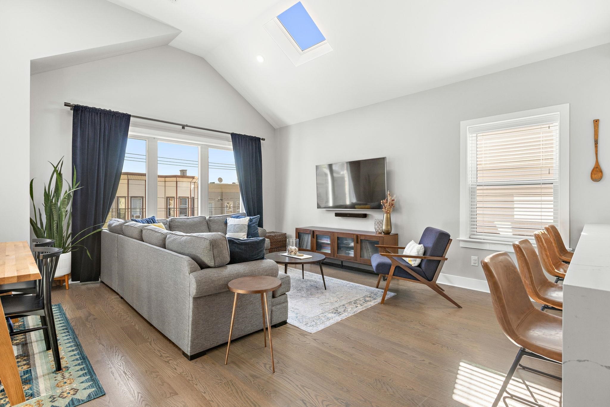 425 NEW YORK AVE Unit: 2