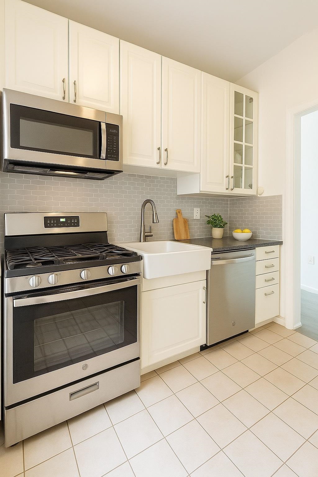 6601 BROADWAY Unit: C5