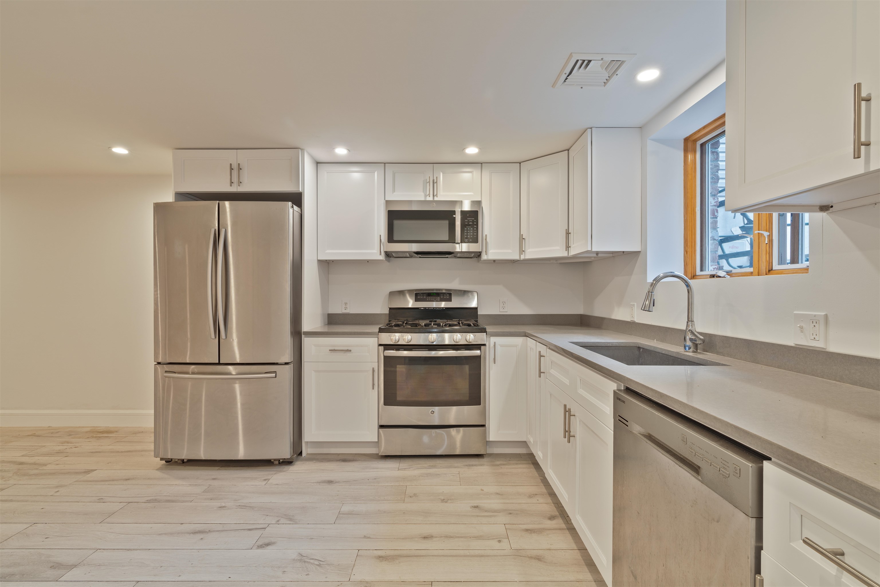 47 POPLAR ST Unit: 1