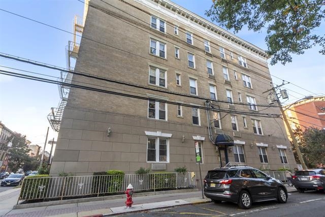 734 ADAMS ST Unit: 1B