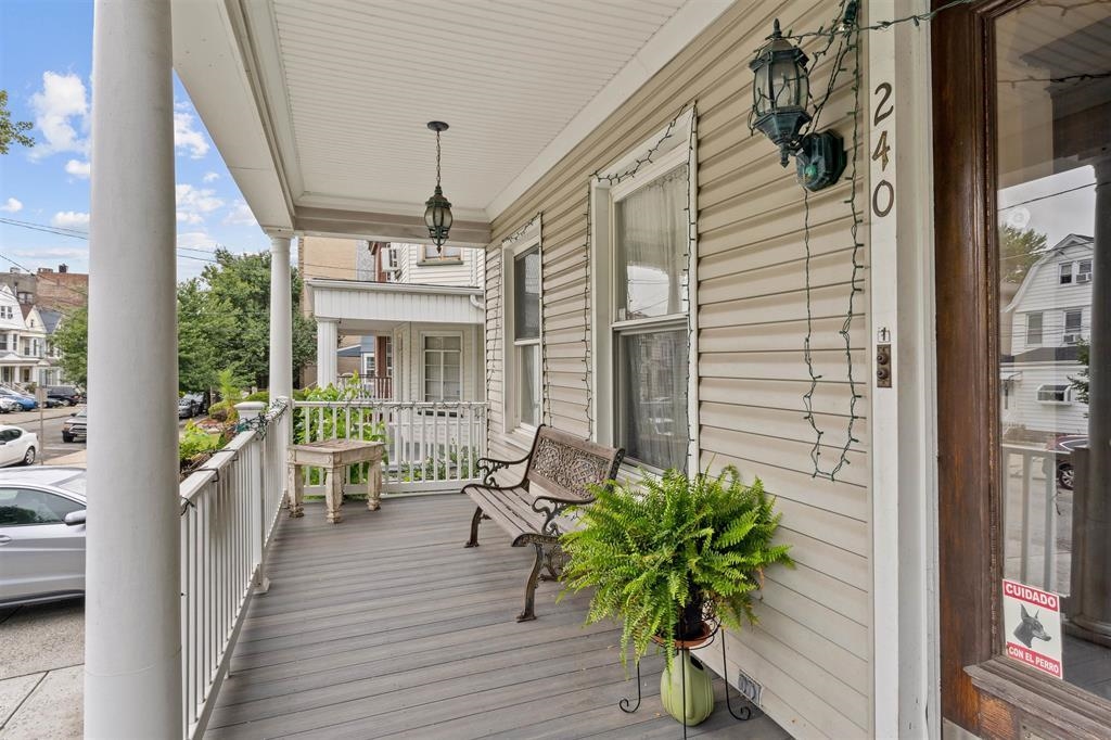 240 HARRISON AVE Unit: 2