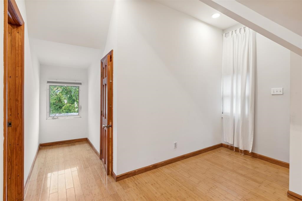 240 HARRISON AVE Unit: 2