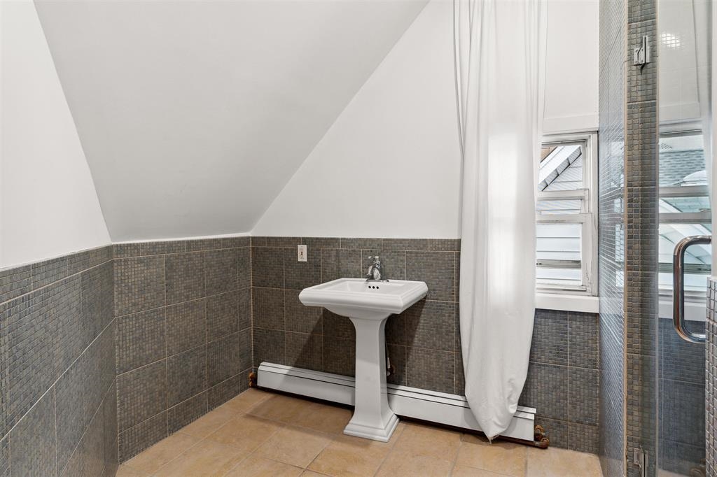 240 HARRISON AVE Unit: 2