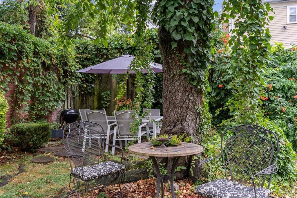 240 HARRISON AVE Unit: 2