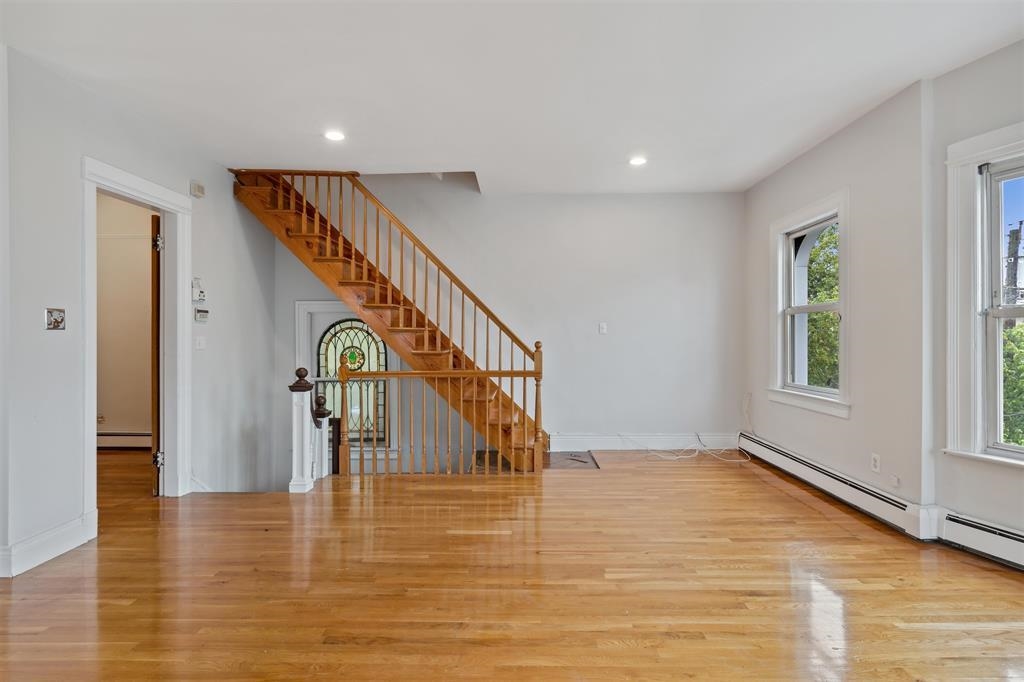 240 HARRISON AVE Unit: 2