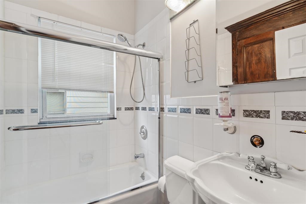 240 HARRISON AVE Unit: 2