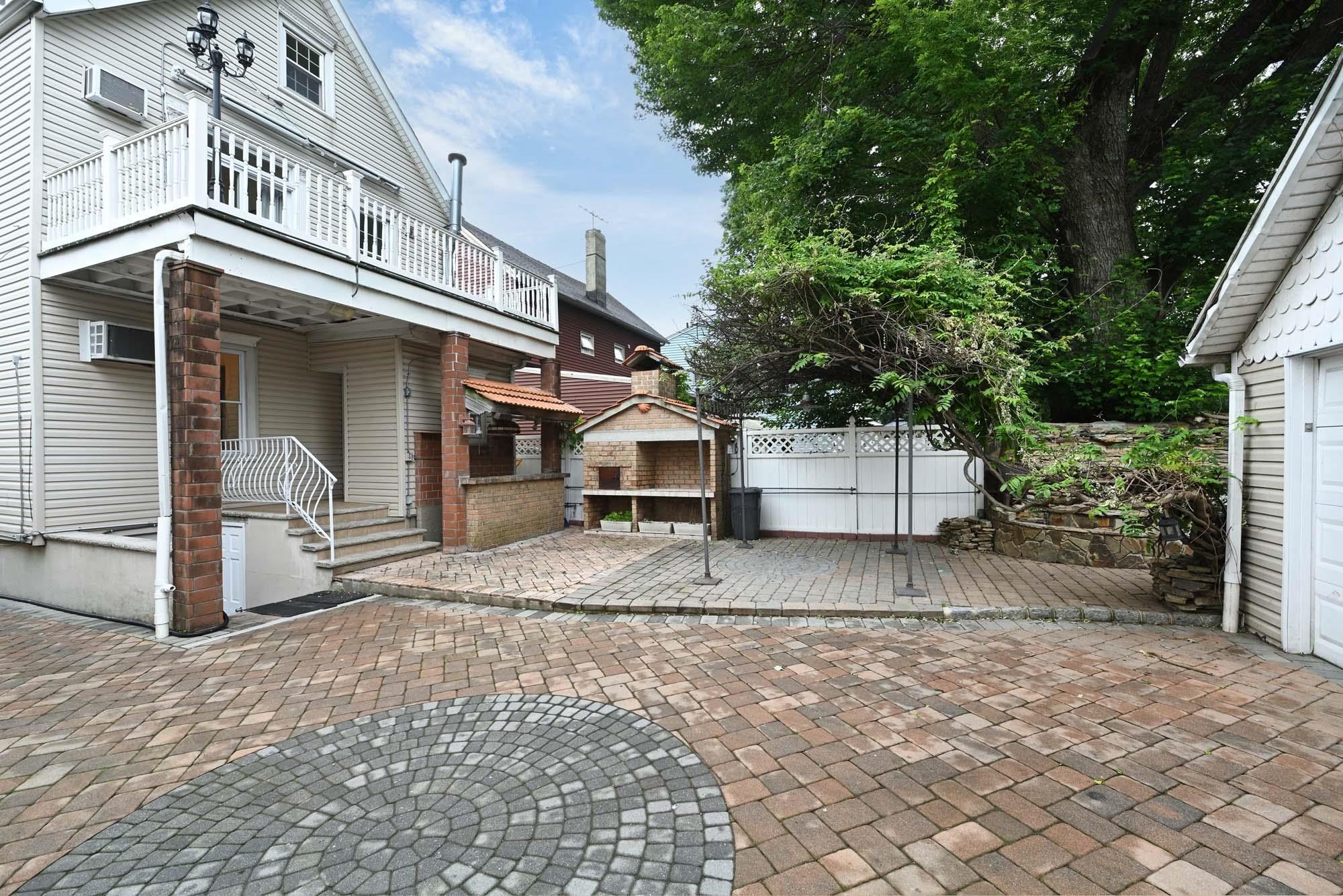 241 GRACE AVE