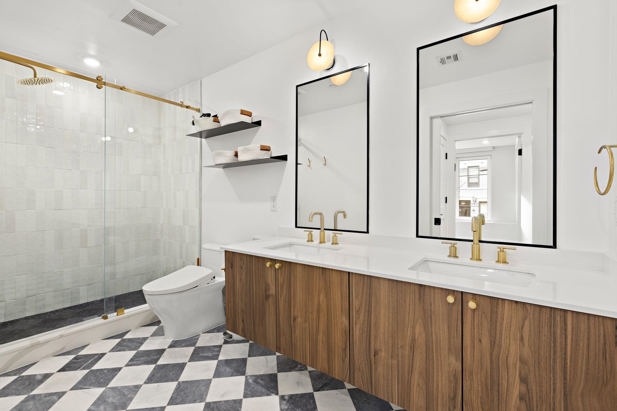 830 PARK AVE Unit: 201