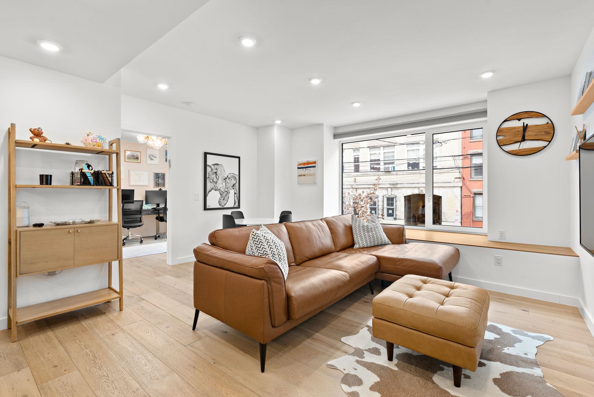 830 PARK AVE Unit: 201