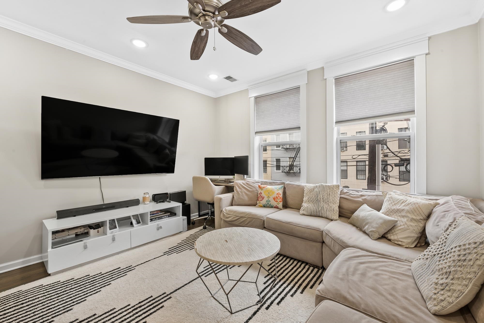 510 MONROE ST Unit: 206