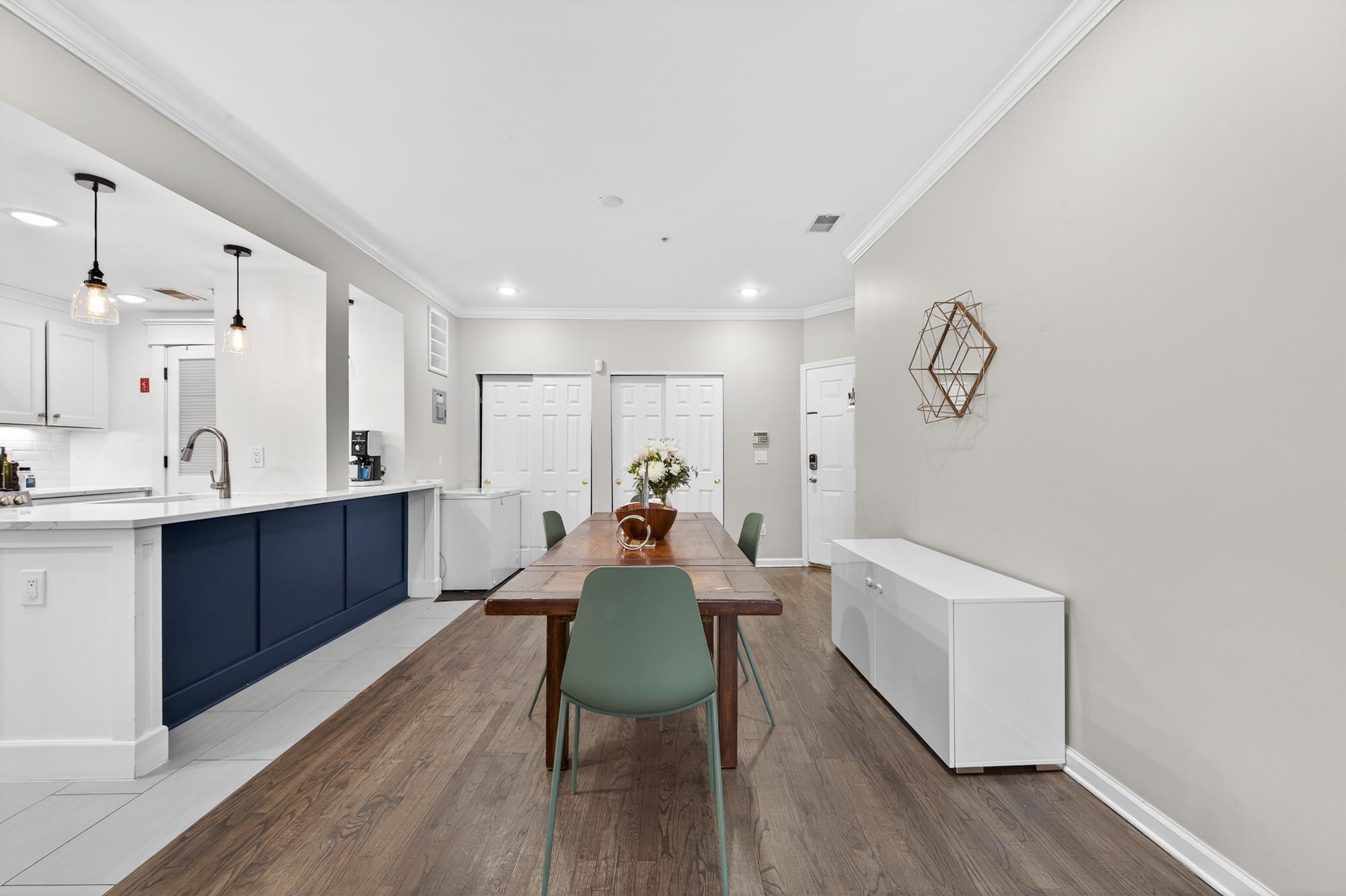 510 MONROE ST Unit: 206