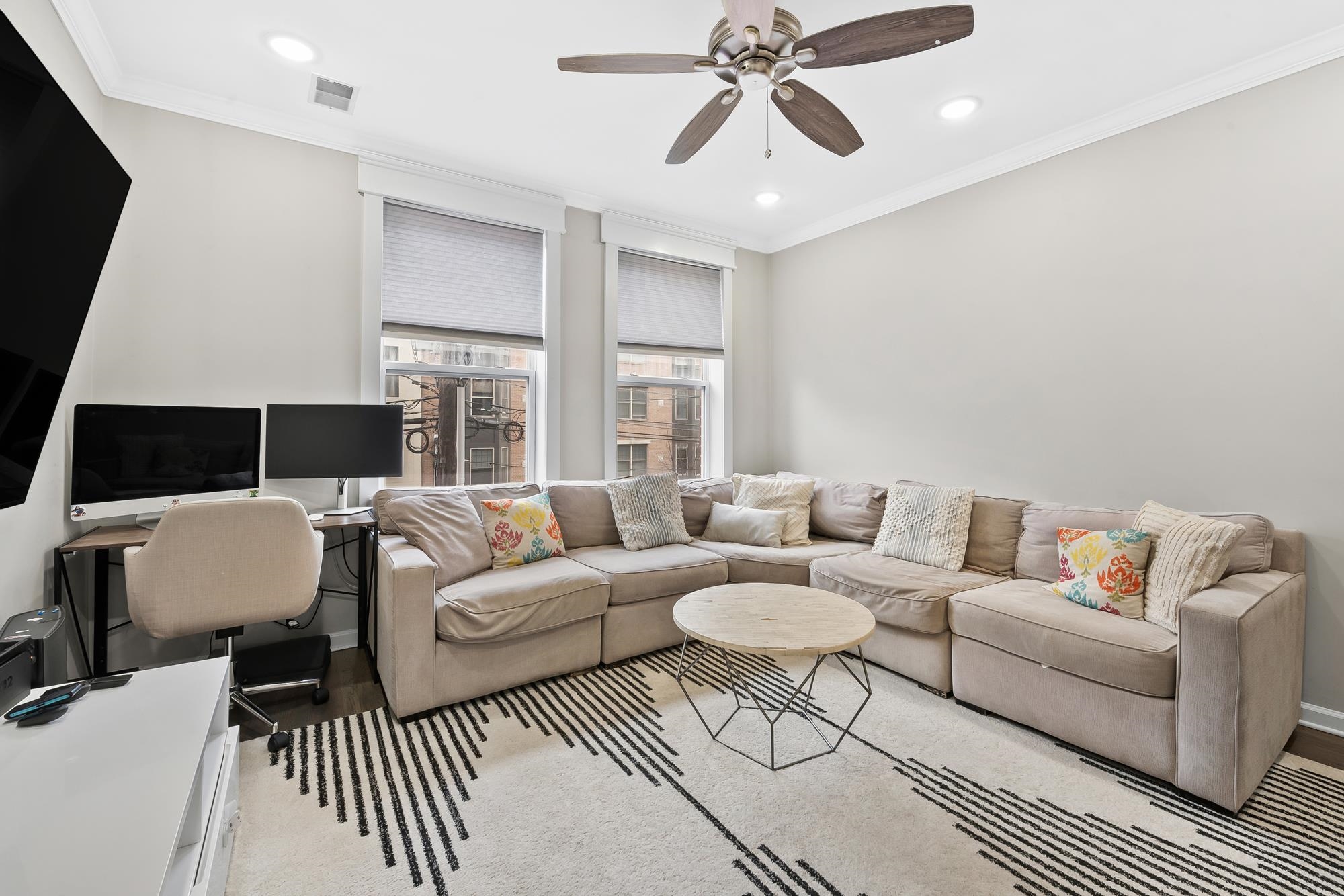 510 MONROE ST Unit: 206