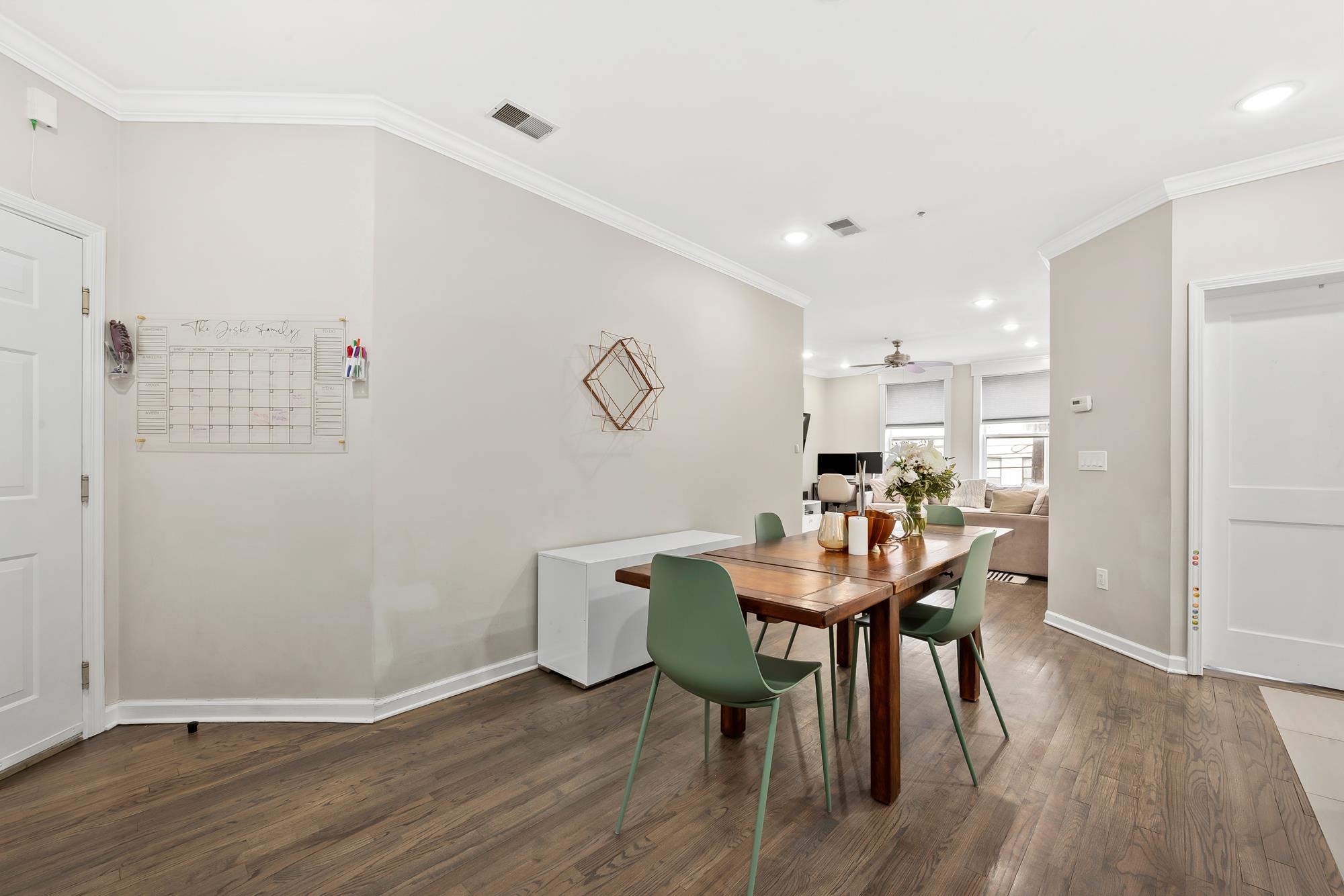 510 MONROE ST Unit: 206