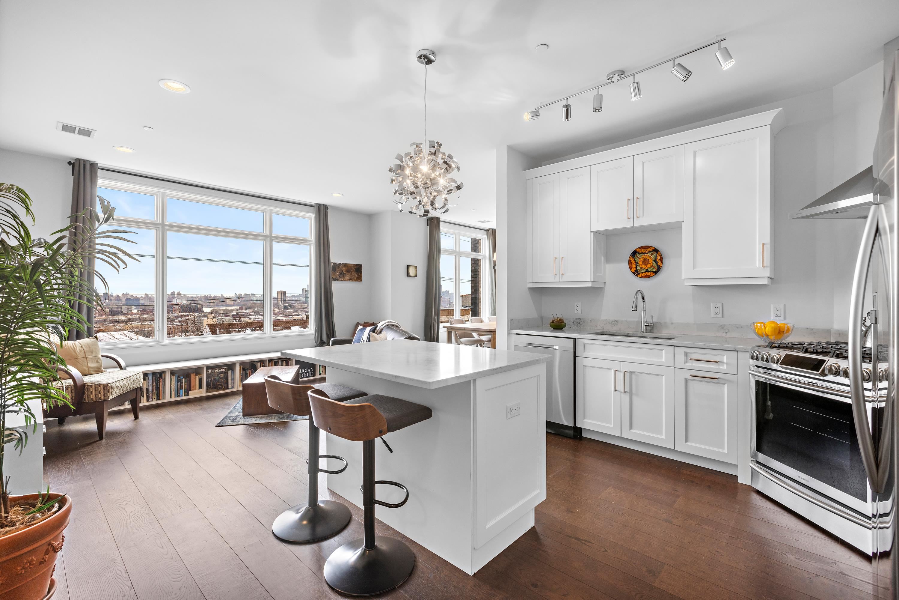 801 PALISADE AVE Unit: 306