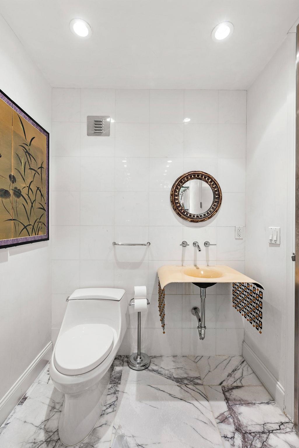 1055 RIVER RD Unit: PH 8