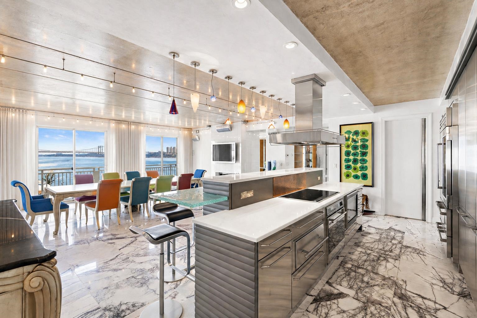 1055 RIVER RD Unit: PH 8