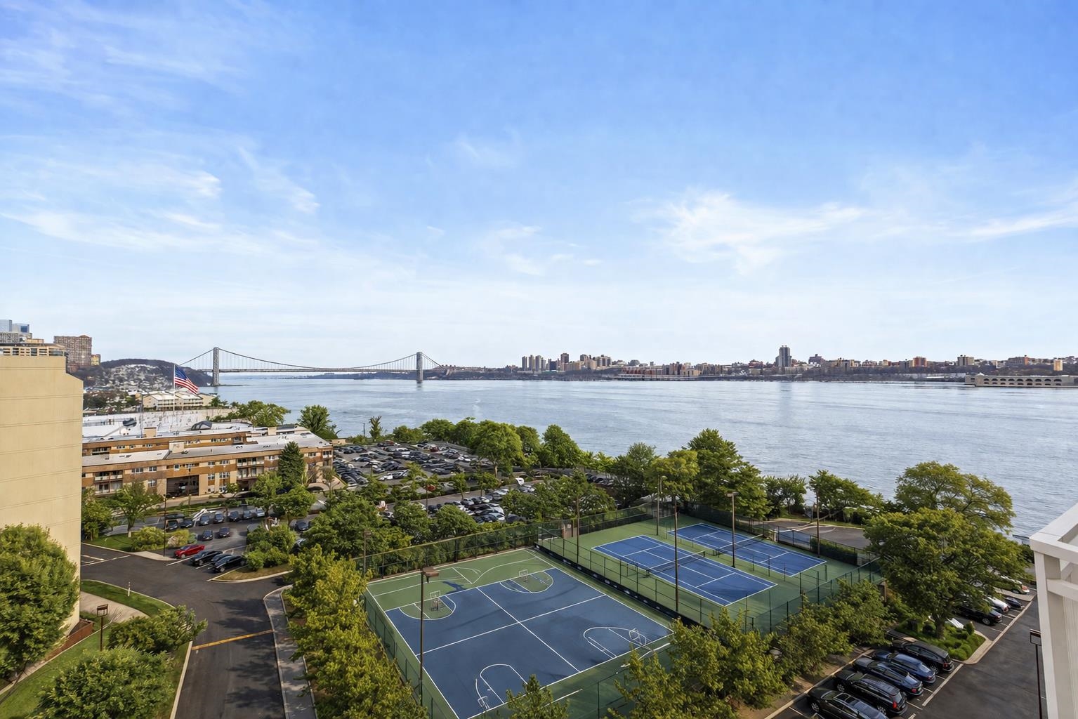 1055 RIVER RD Unit: PH 8