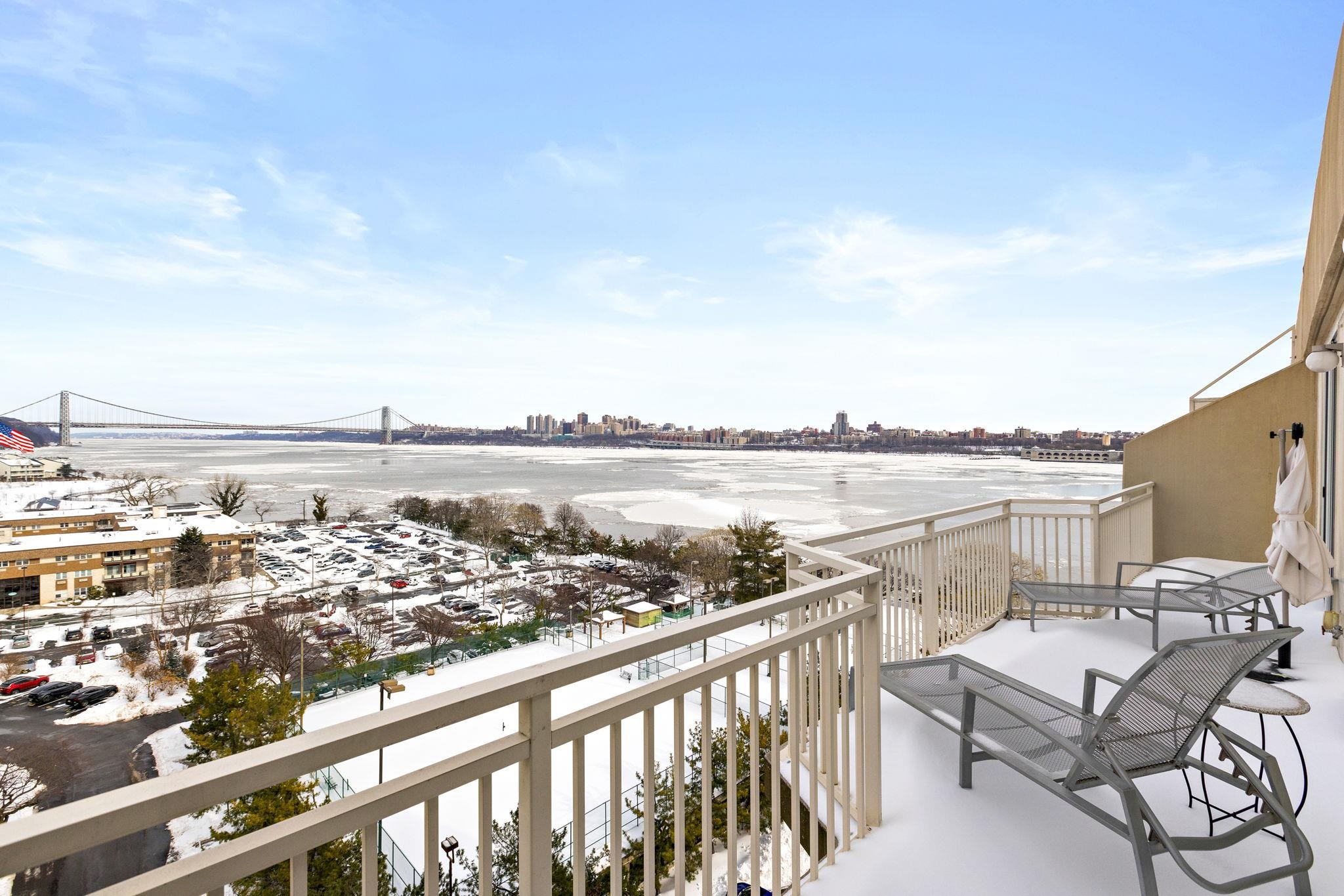 1055 RIVER RD Unit: PH 8