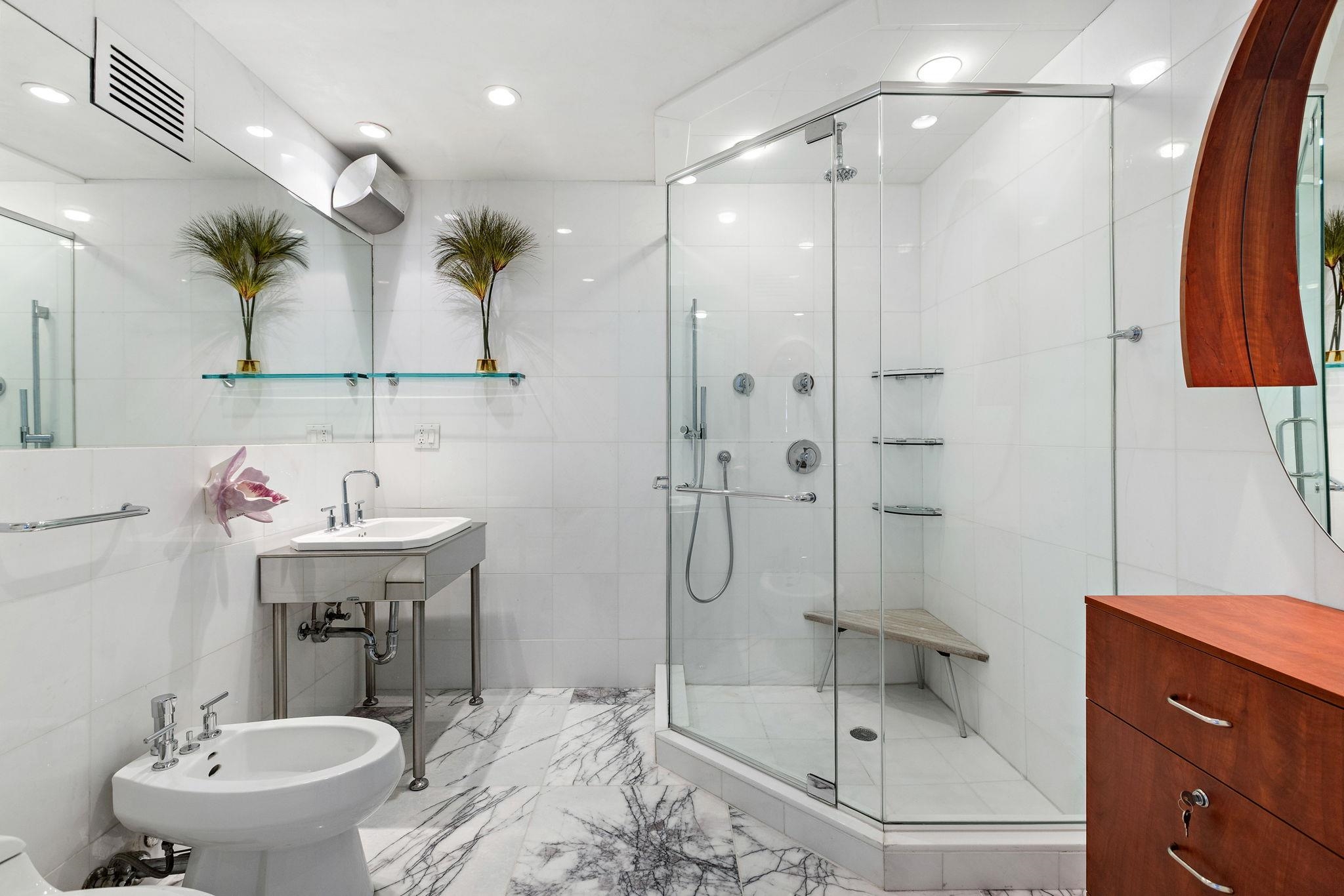 1055 RIVER RD Unit: PH 8