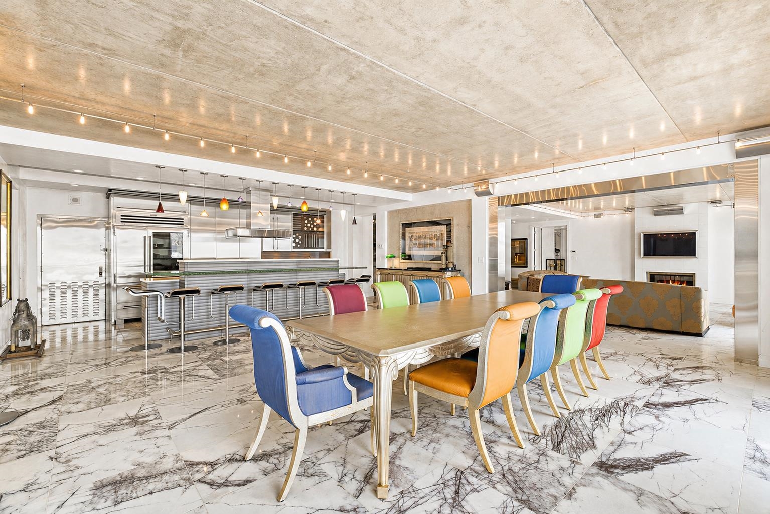 1055 RIVER RD Unit: PH 8