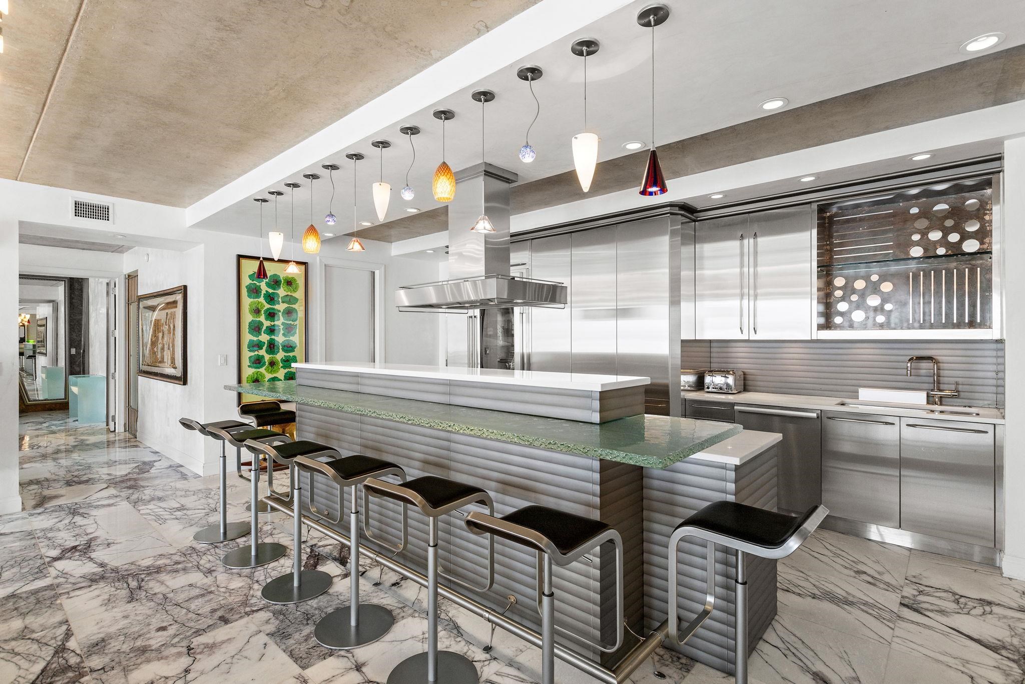 1055 RIVER RD Unit: PH 8