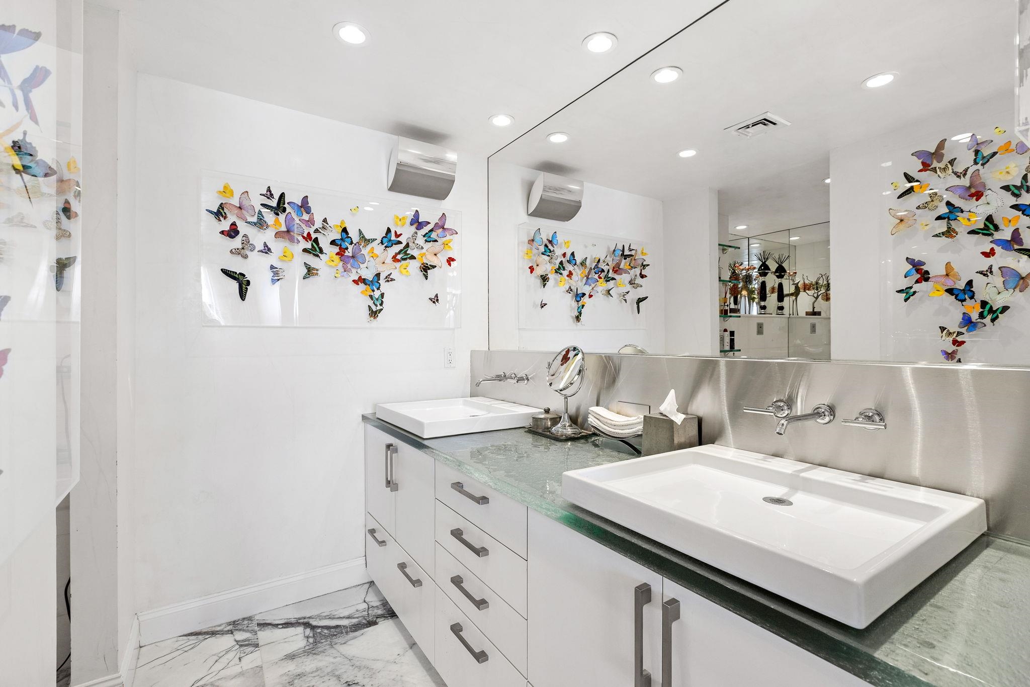 1055 RIVER RD Unit: PH 8