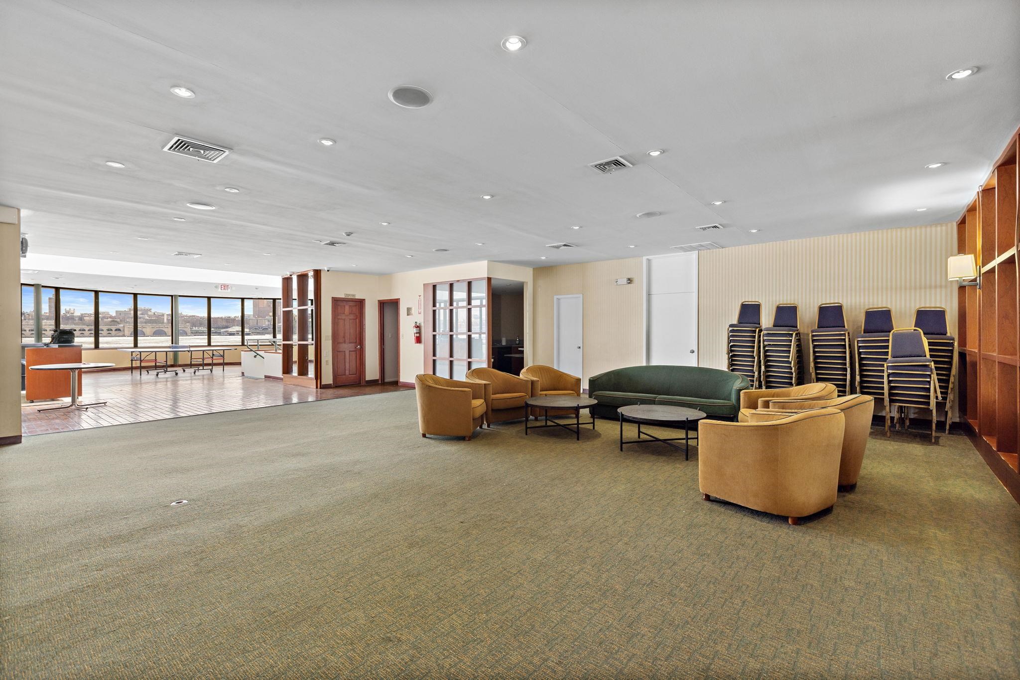 1055 RIVER RD Unit: PH 8