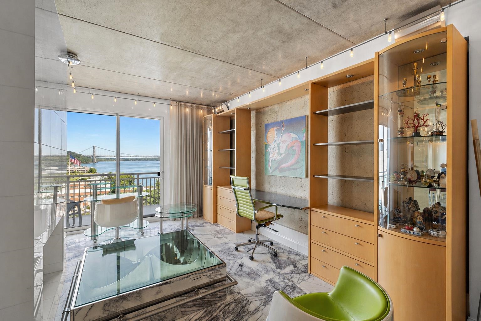 1055 RIVER RD Unit: PH 8