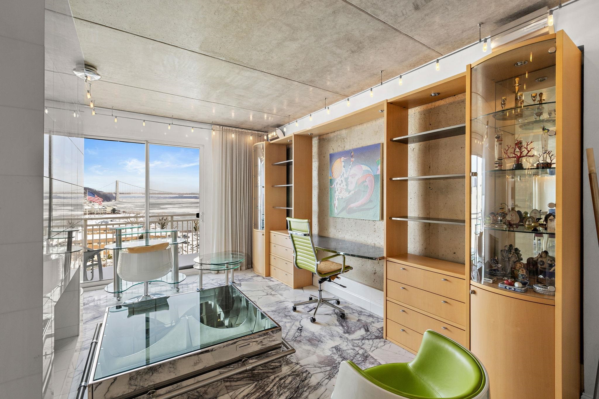 1055 RIVER RD Unit: PH 8