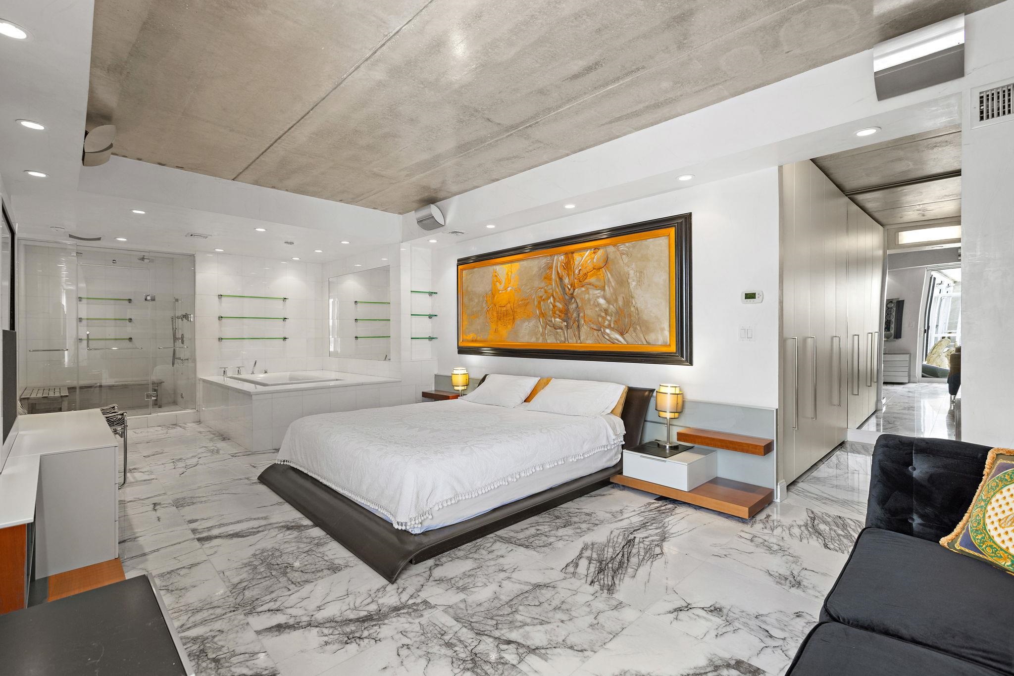 1055 RIVER RD Unit: PH 8