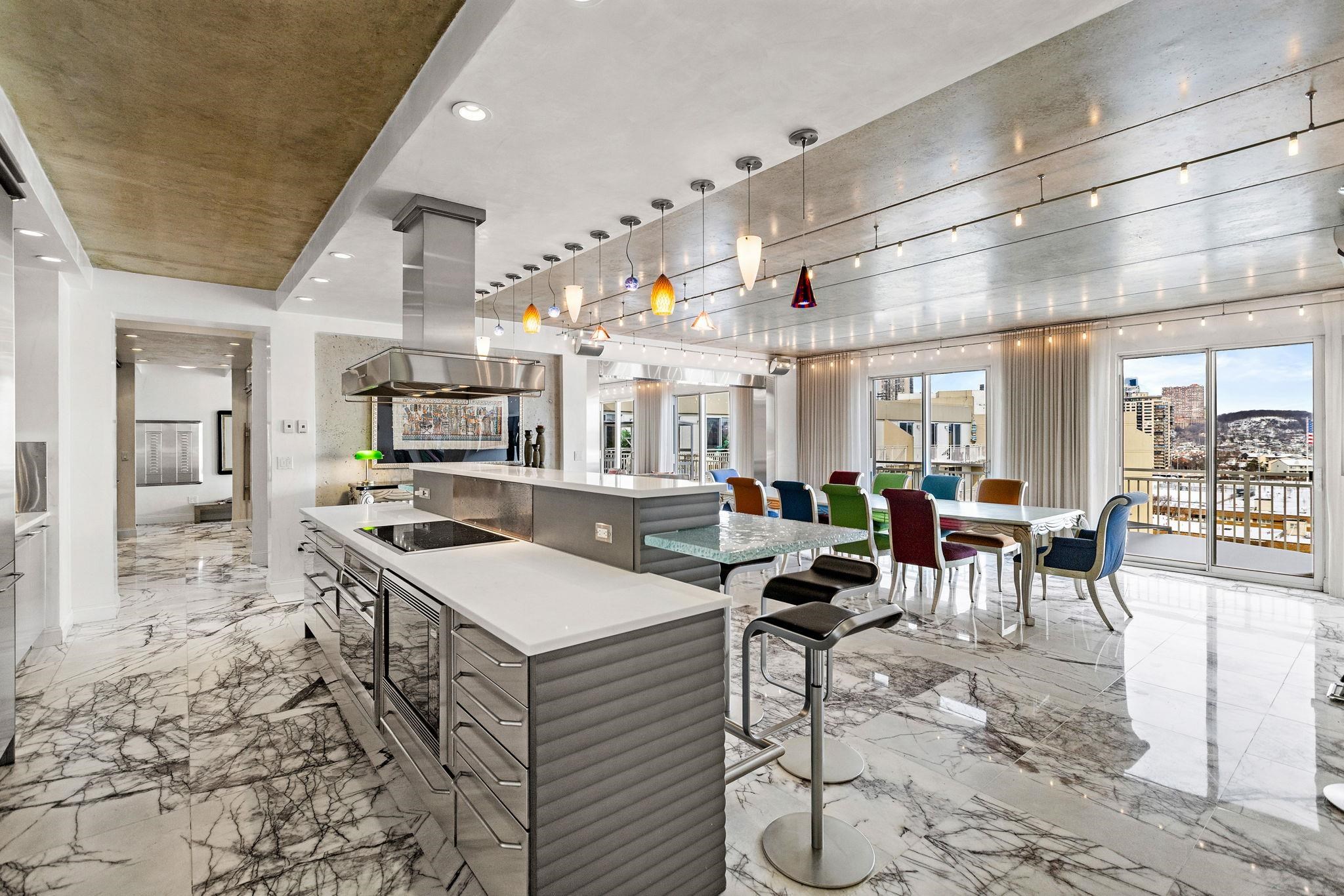 1055 RIVER RD Unit: PH 8