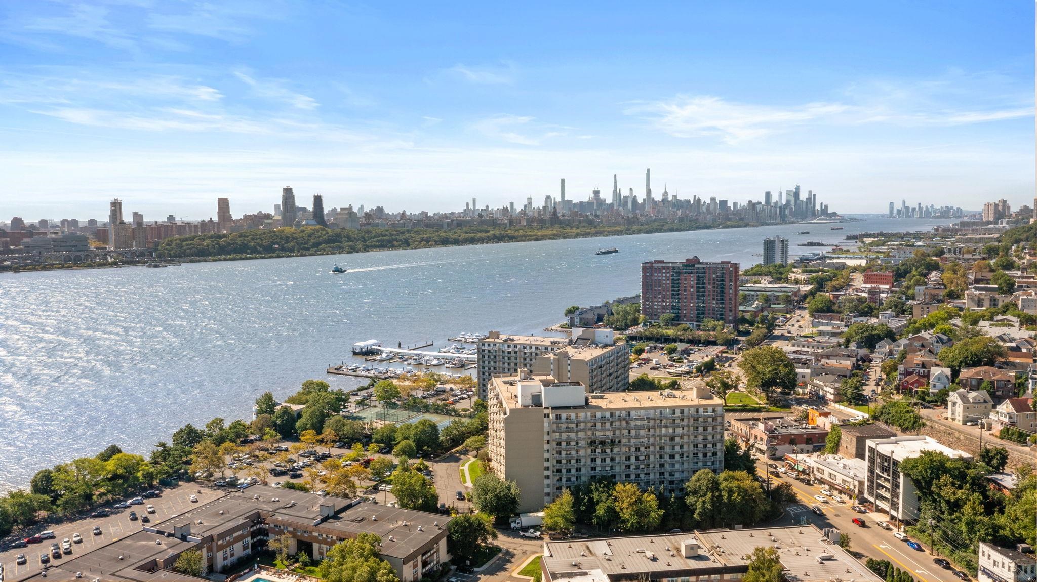 1055 RIVER RD Unit: PH 8