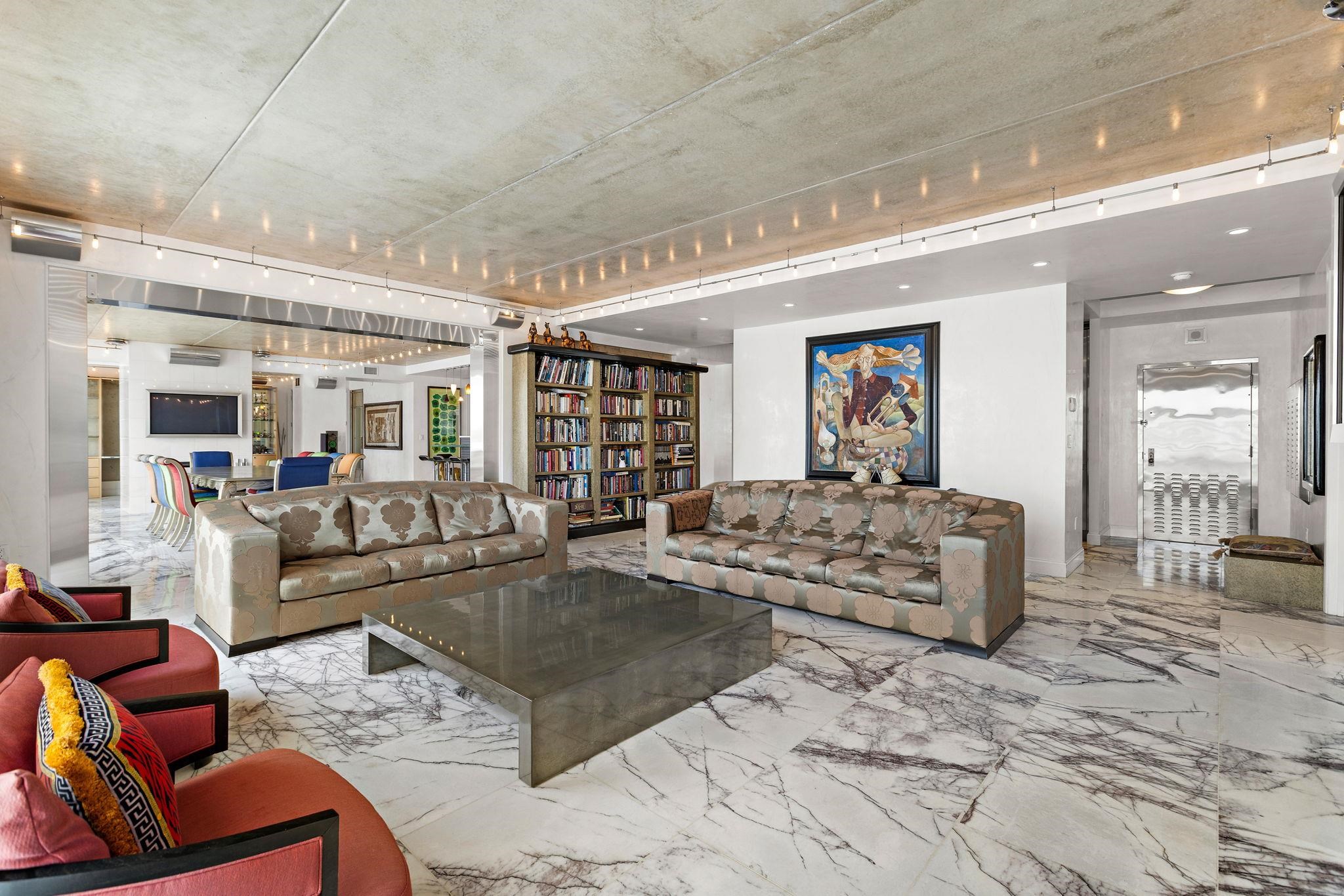 1055 RIVER RD Unit: PH 8