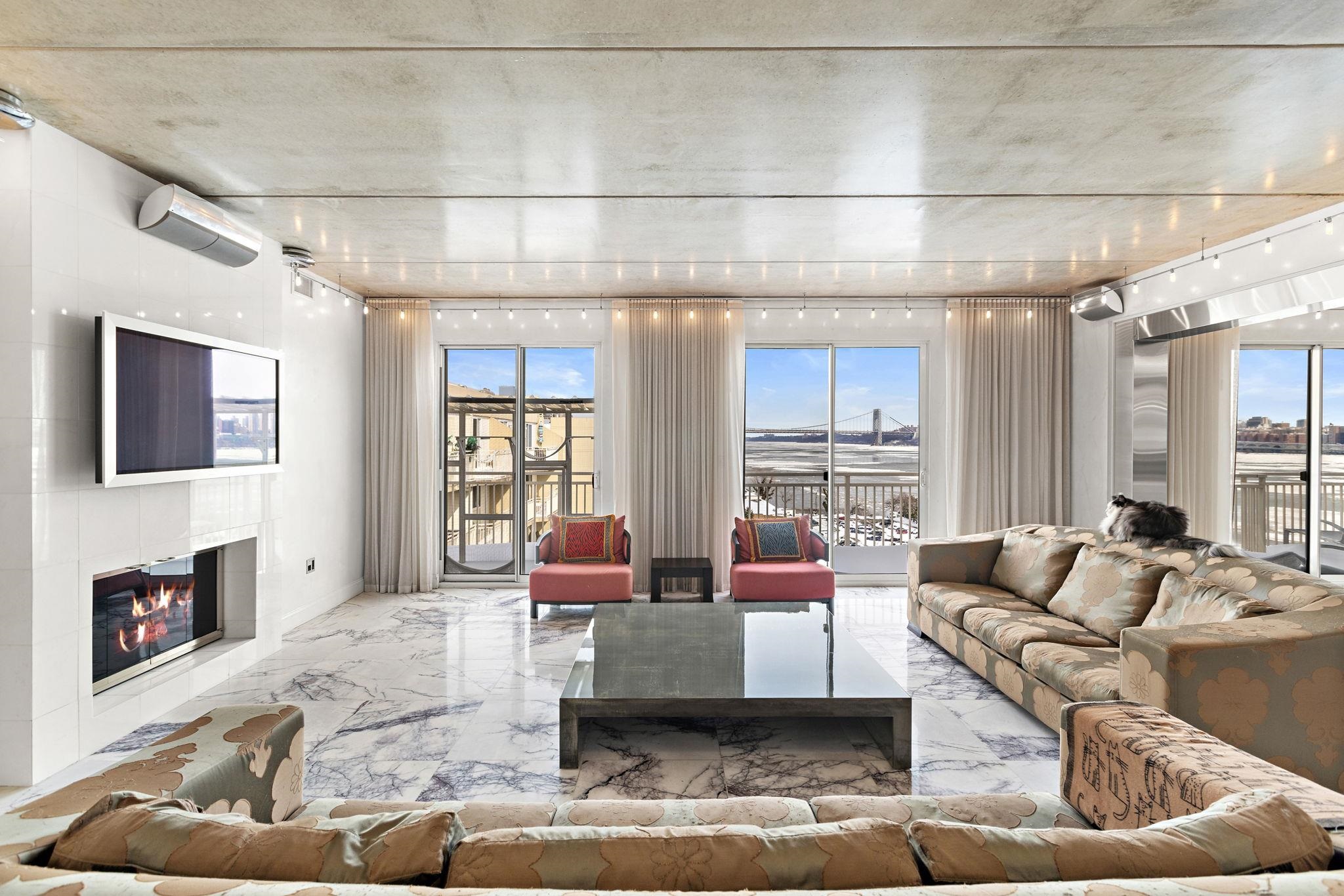 1055 RIVER RD Unit: PH 8