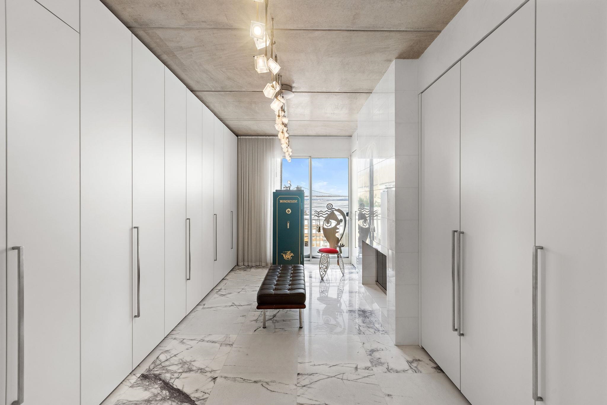 1055 RIVER RD Unit: PH 8