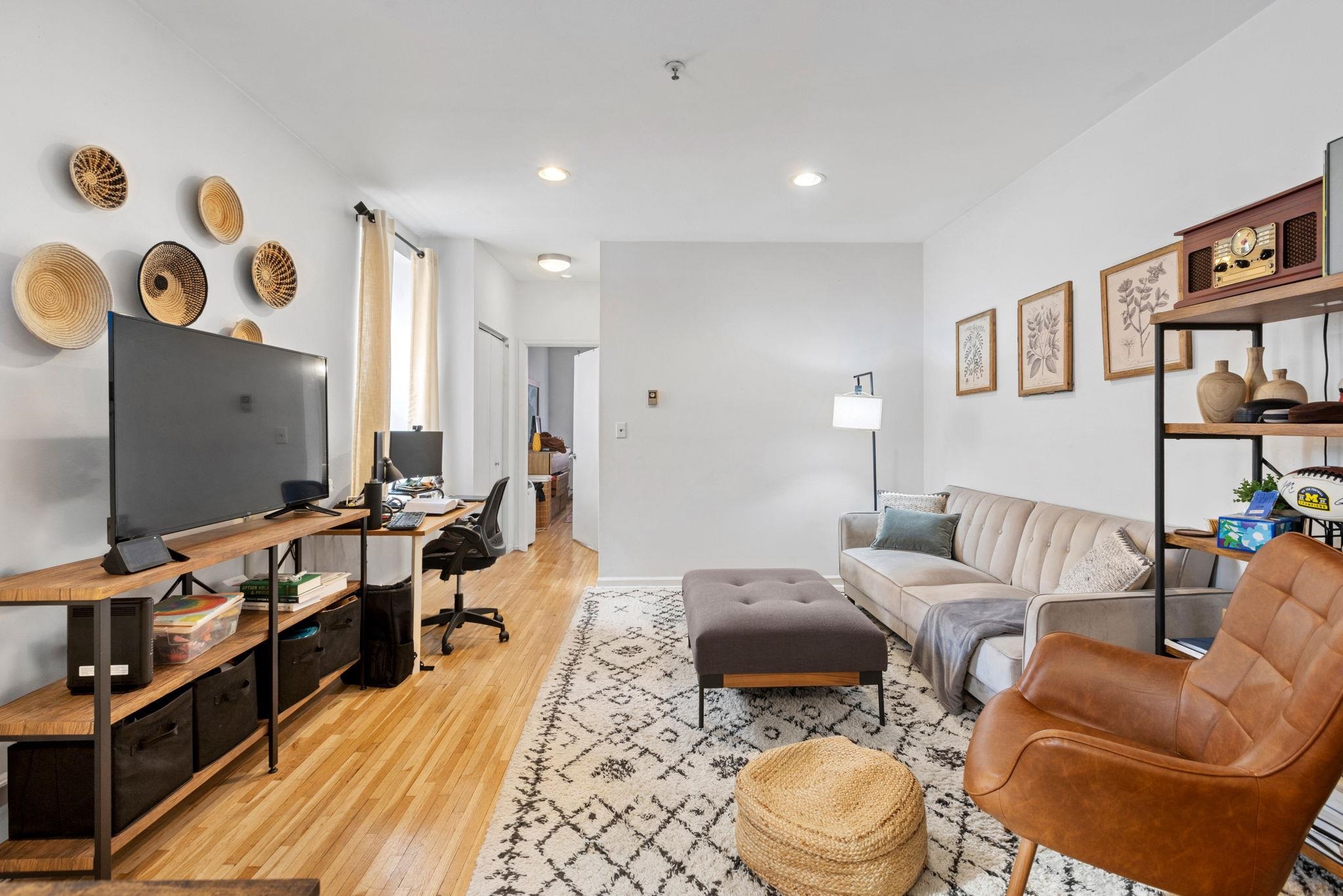 533 MONROE ST Unit: 1A