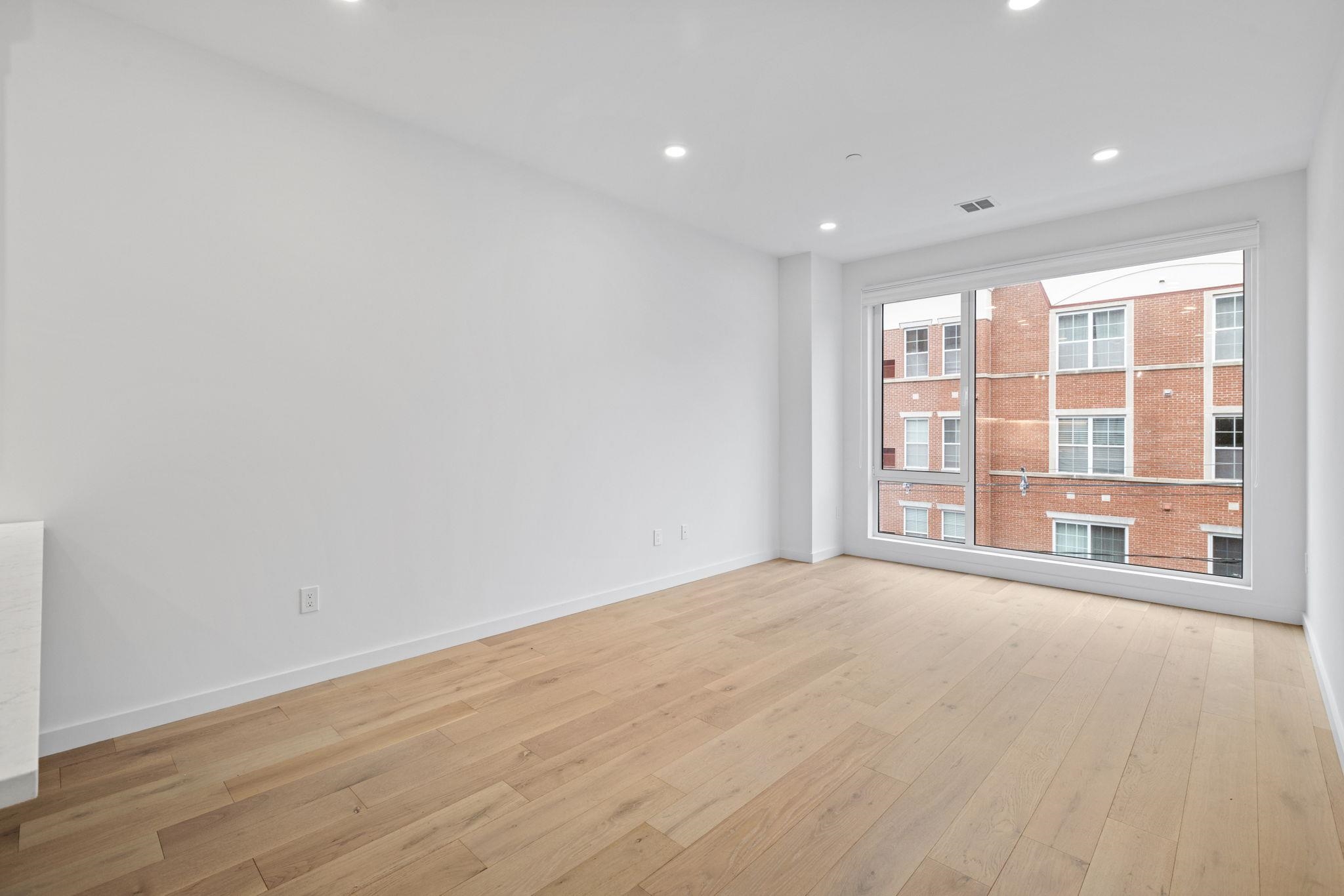 425 3RD ST Unit: 317