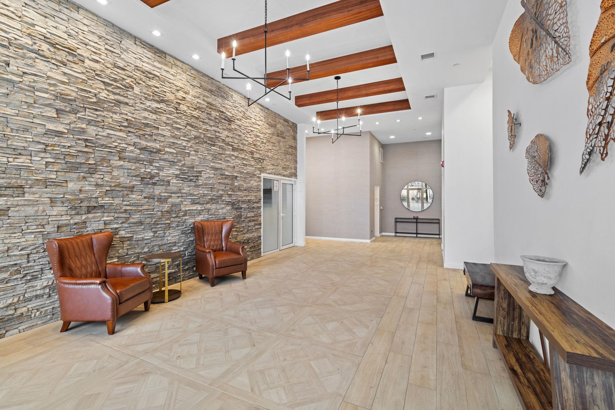 425 3RD ST Unit: 317