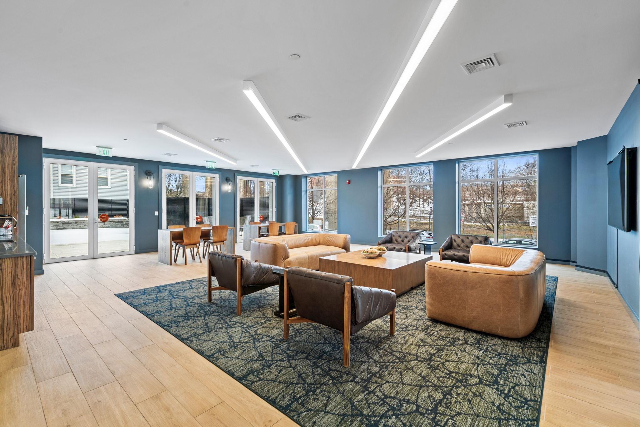 425 3RD ST Unit: 317