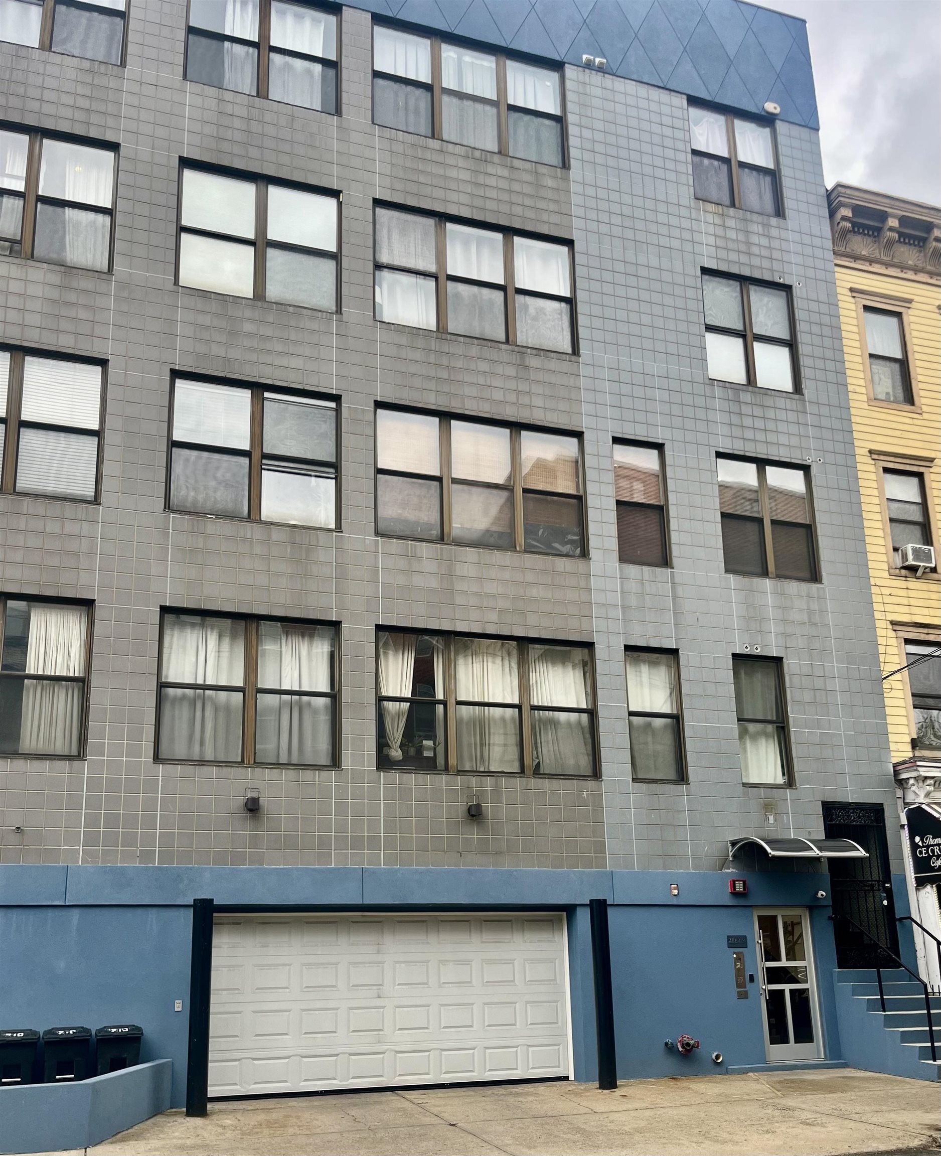 210 JEFFERSON ST Unit: 3A