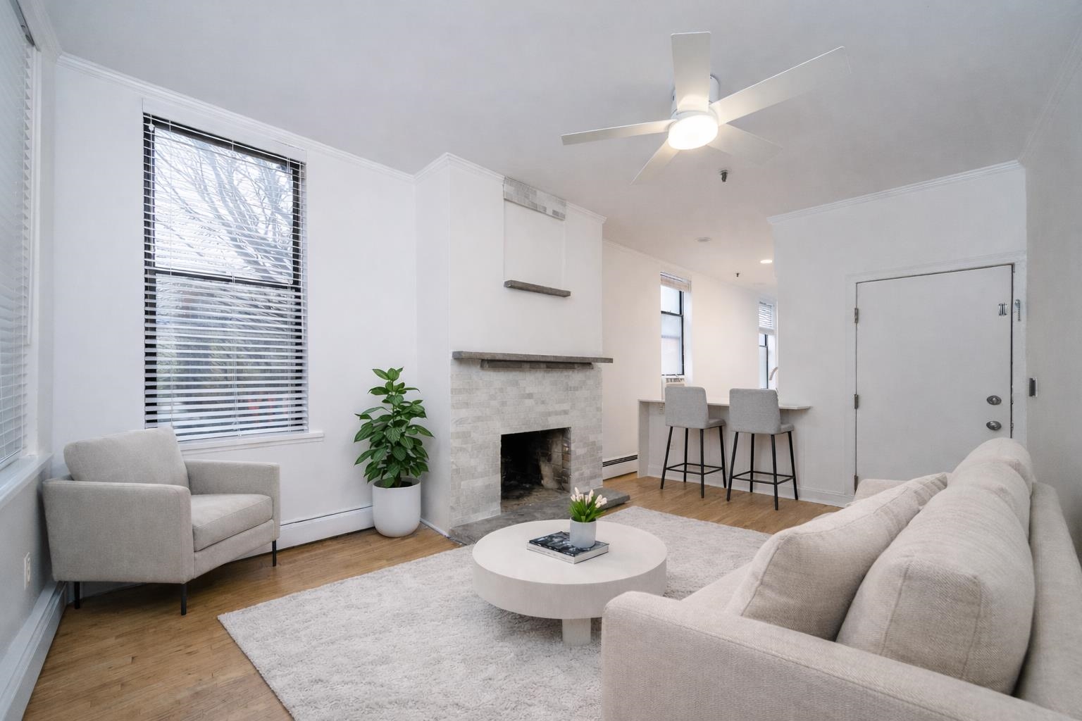 132 MADISON ST Unit: 1R