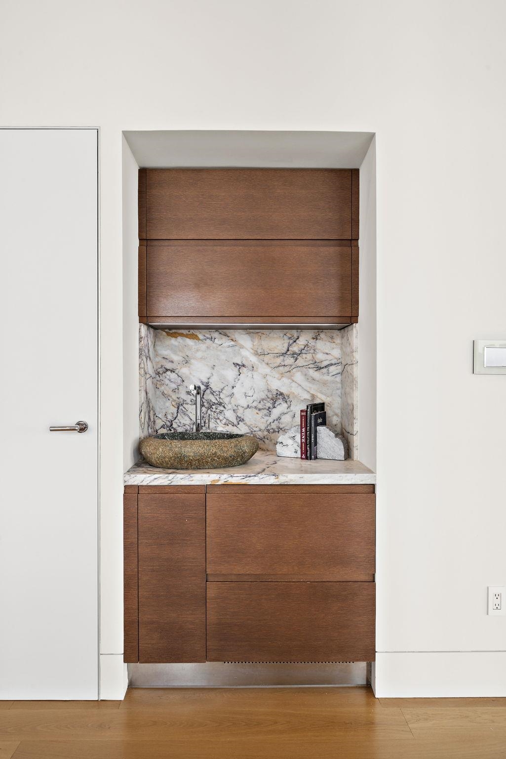 1500 HUDSON ST Unit: 11FG