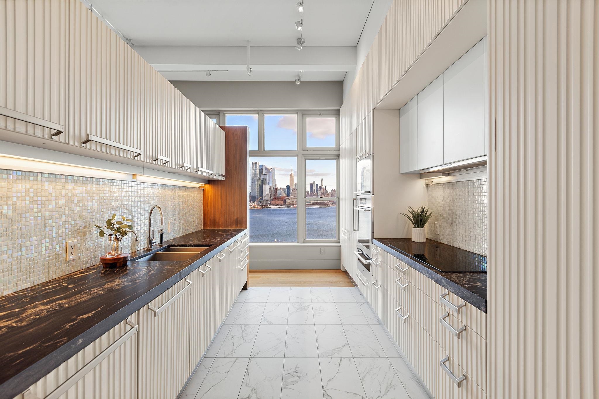 1500 HUDSON ST Unit: 11FG